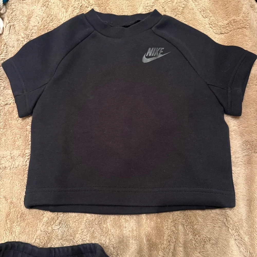 Toddler 2TNike Tech Fleece T-Shirt And Shorts Set